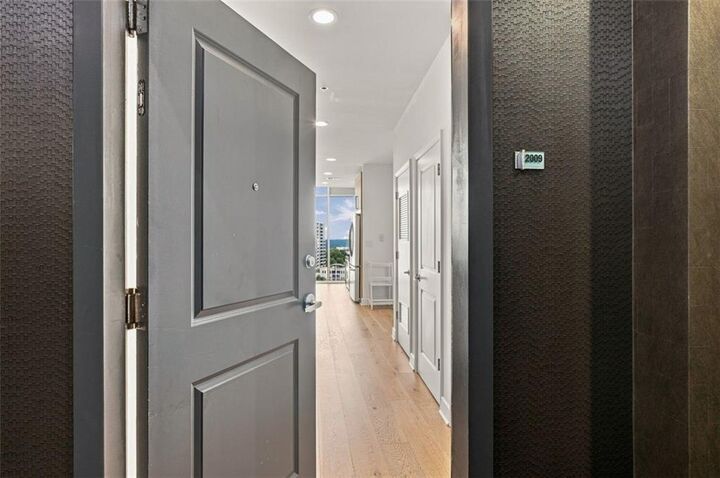 Property Photo:  950 W Peachtree Street NW 2009  GA 30309 