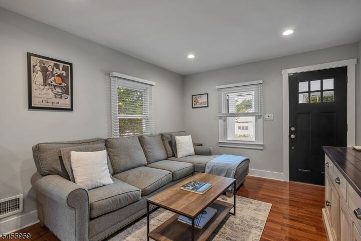 Property Photo:  9 Delmar Ave  NJ 07950 