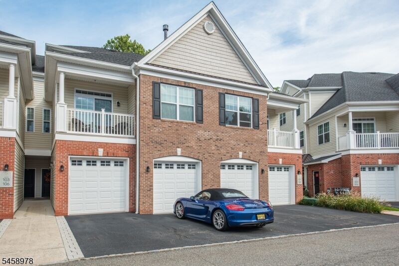 Property Photo: 106 Autumn Ct NJ 07424