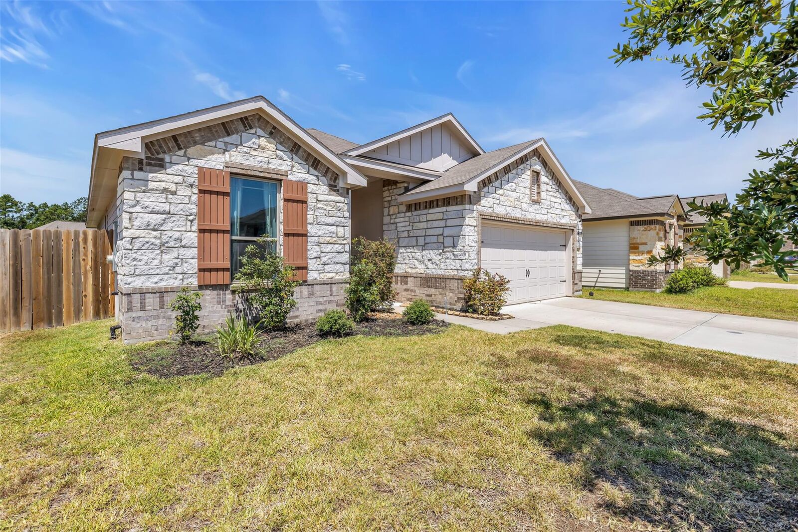 Property Photo: 20081 Torrey Pines Lane TX 77327