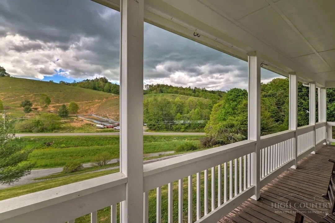Property Photo:  1430 Cranberry Springs Road  NC 28626 