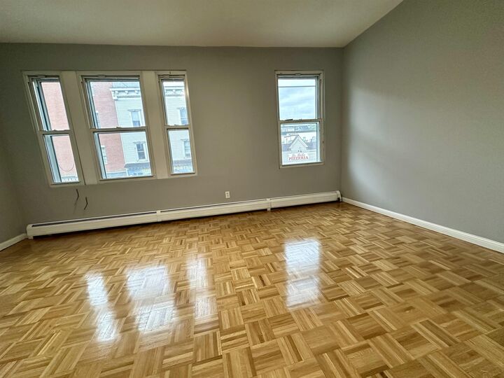 Property Photo:  543 West Side Ave 2  NJ 07304 
