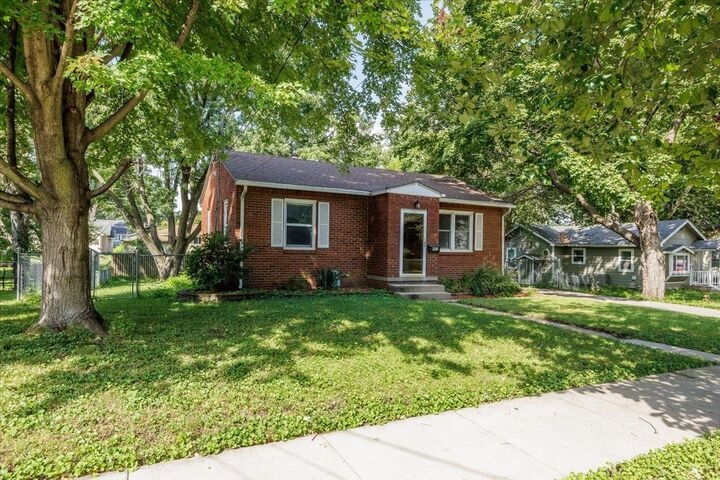 Property Photo:  2600 61st Street  IA 50322 