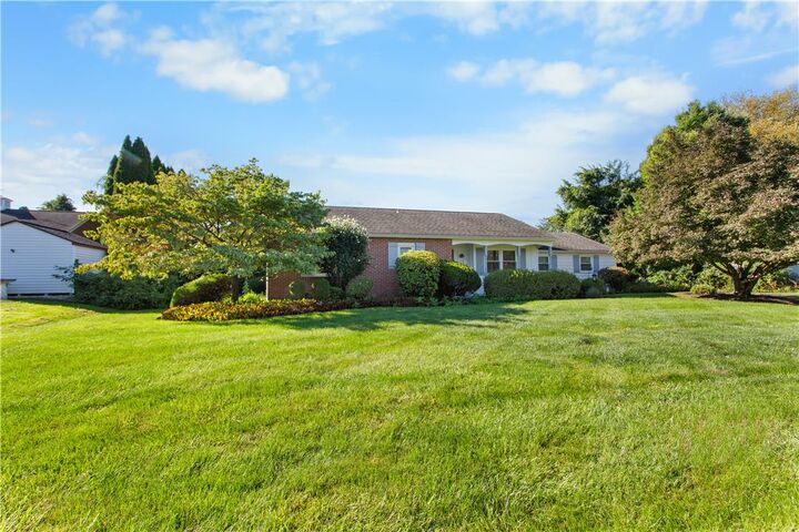 Property Photo:  2446 Oakdale Avenue  PA 18045 