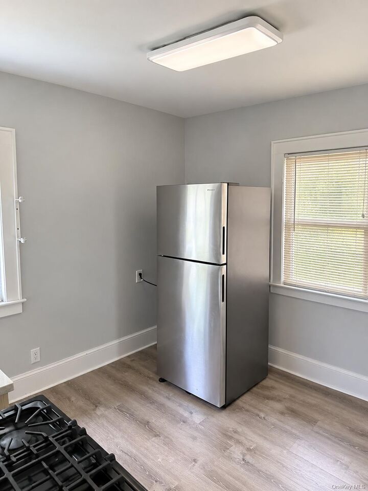 Property Photo:  38 Carpenter Avenue 3  NY 11563 
