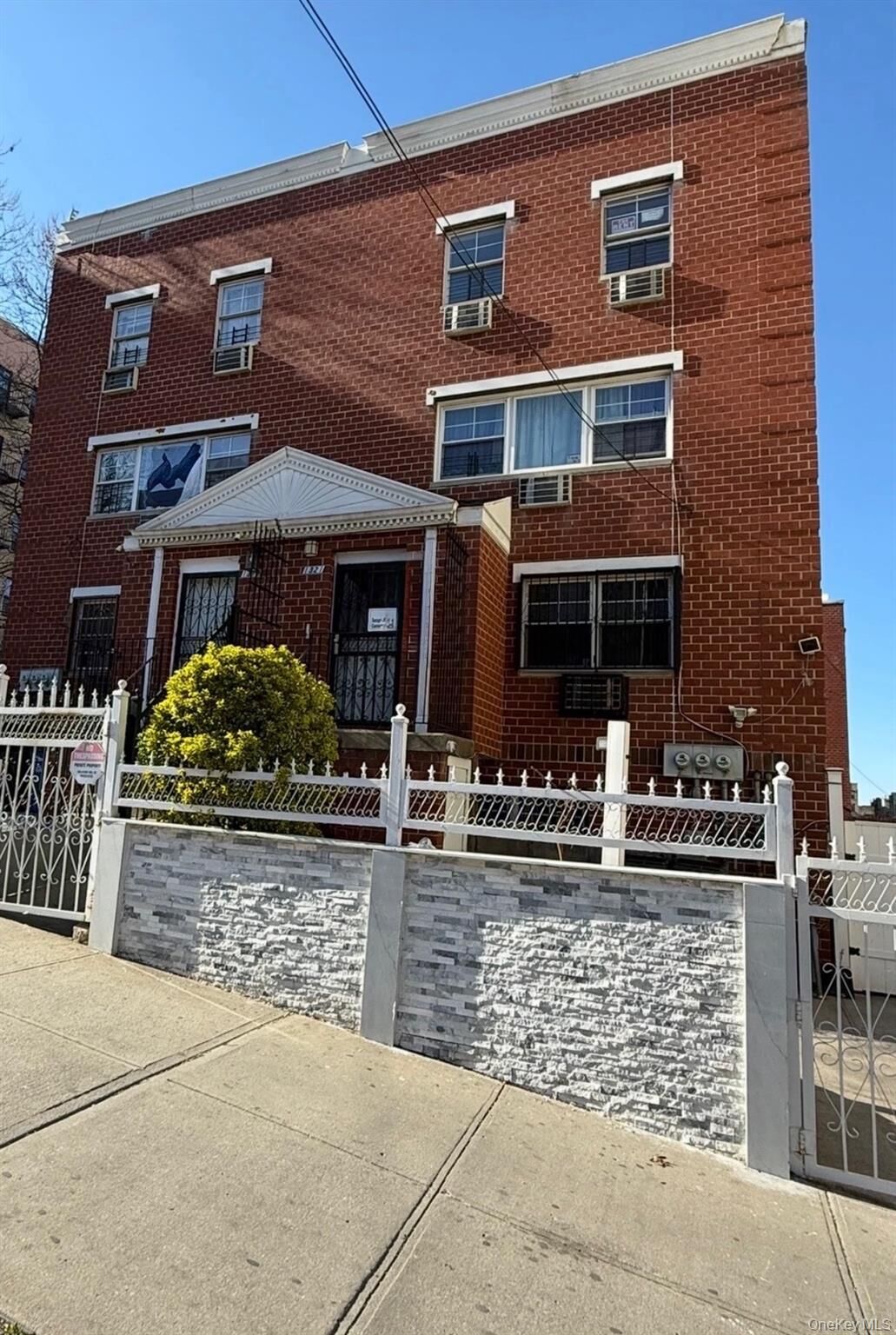 Property Photo:  1321 Lafayette Avenue  NY 10474 