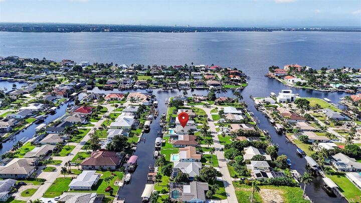 Property Photo:  5349 Cobalt Court  FL 33904 