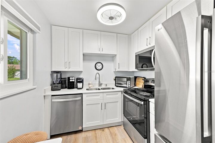Property Photo:  205 Kings Boulevard 64  FL 33573 