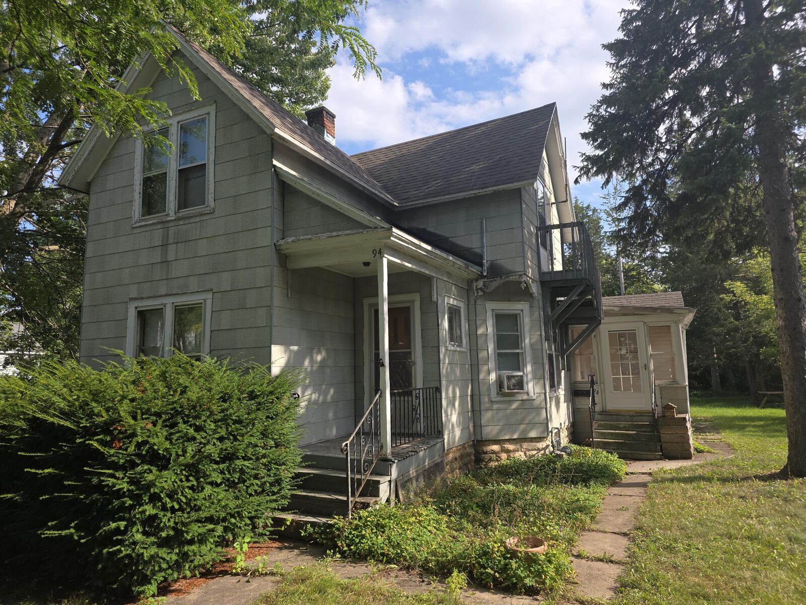 Property Photo: 94 E 12th St WI 54935