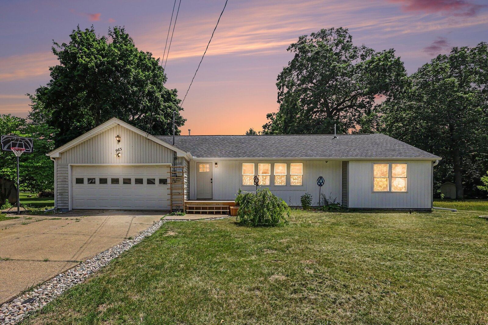 Property Photo:  965 Victor Avenue  MI 49445 
