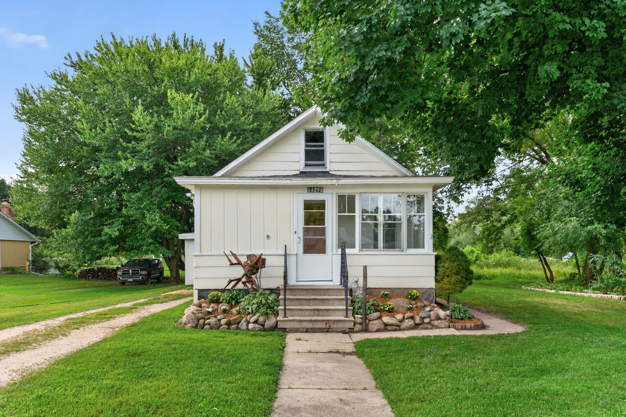 Property Photo: 11275 US Route 20 Highway IL 61038