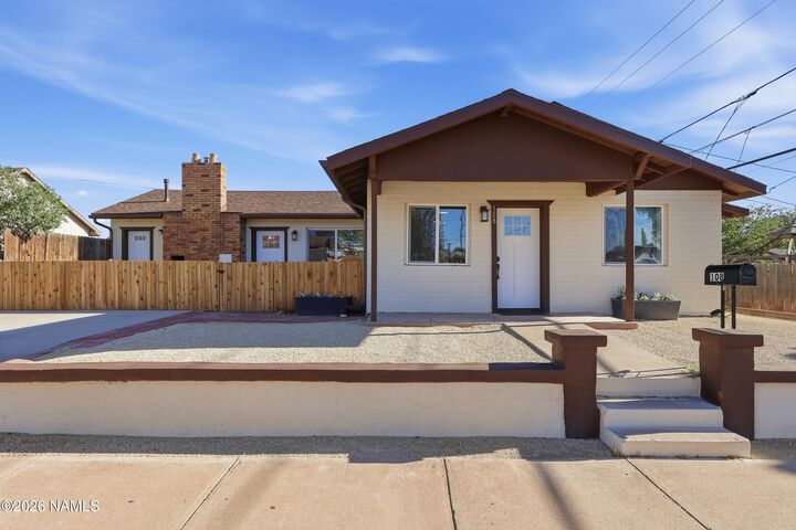 Property Photo:  108 E Oak Street  AZ 86047 