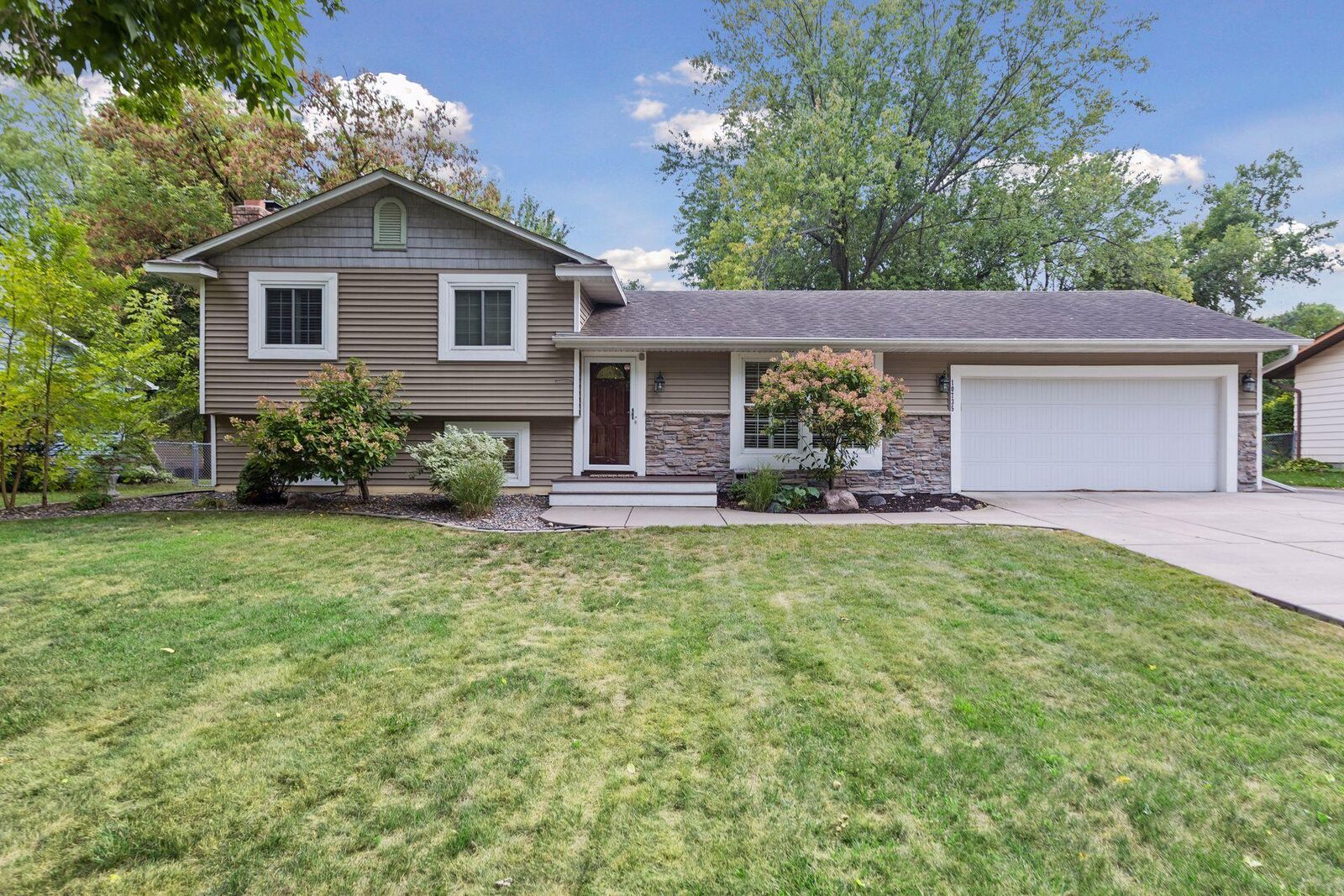 Property Photo:  10735 102nd Avenue N  MN 55369 