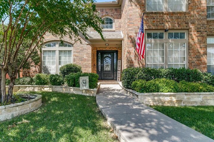 Property Photo: 1628 Highland Oaks Drive TX 76248