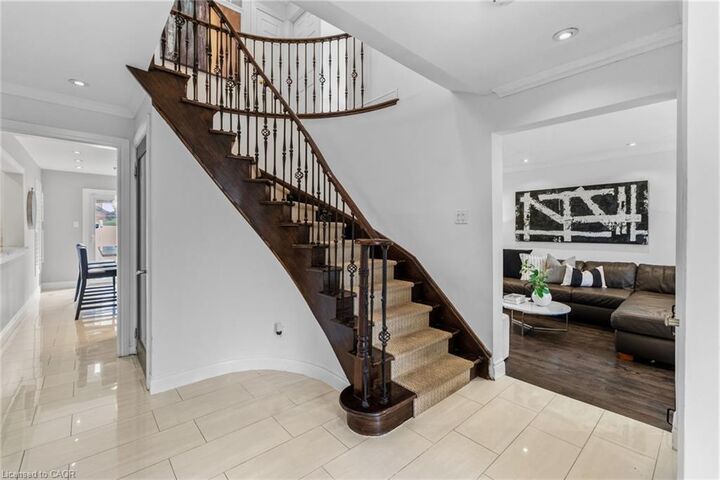 Property Photo: 6624 Mockingbird Lane ON L5N 5K4