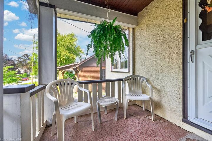 Property Photo:  63 Robinson Street S  ON L3M 3C7 