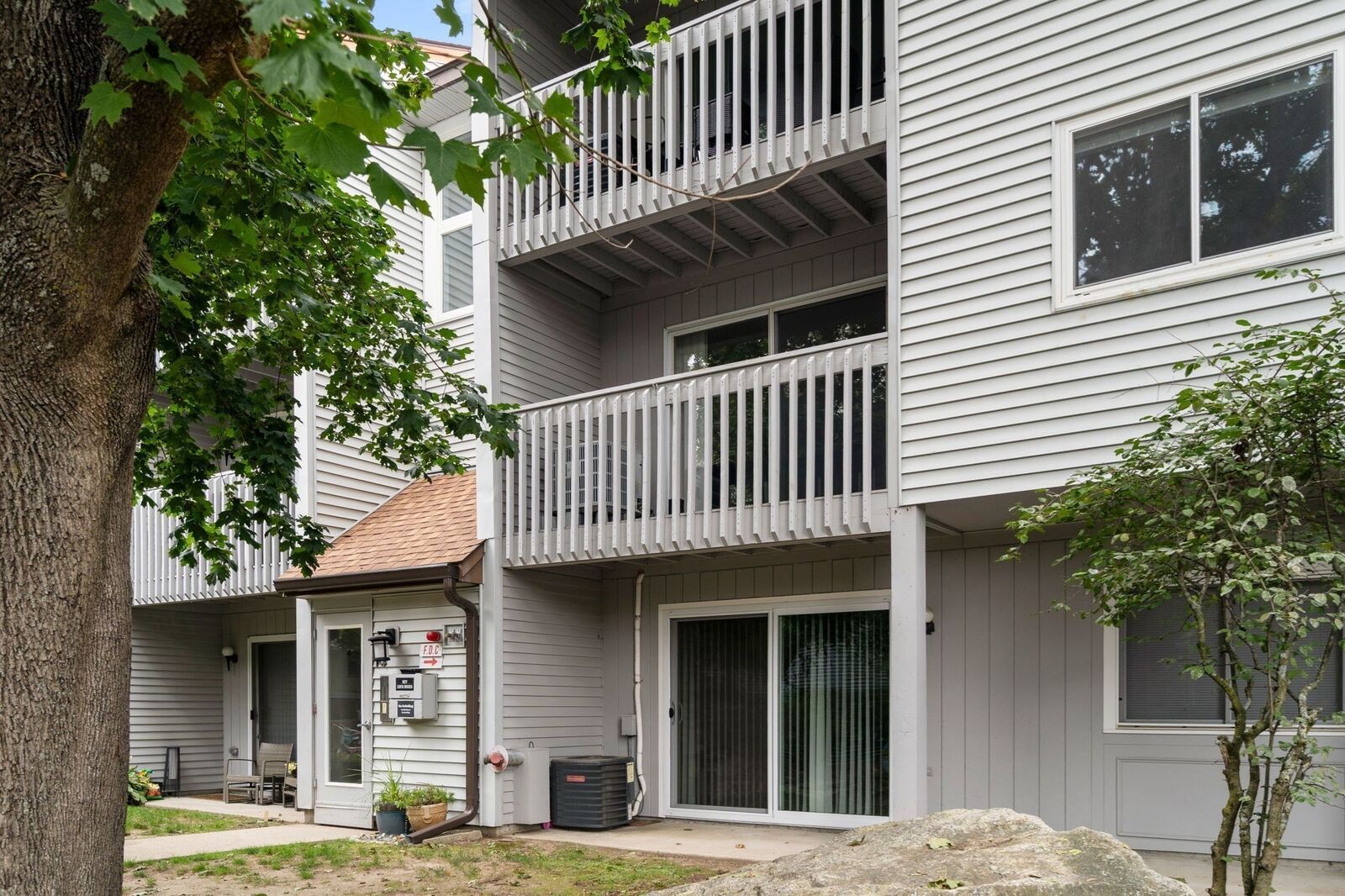 Property Photo:  1408 Franklin Crossing Rd 1408  MA 02038 