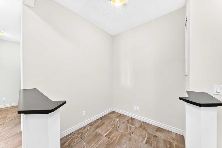 Property Photo:  52 Nolanlake Point NW  AB T3R 0W2 