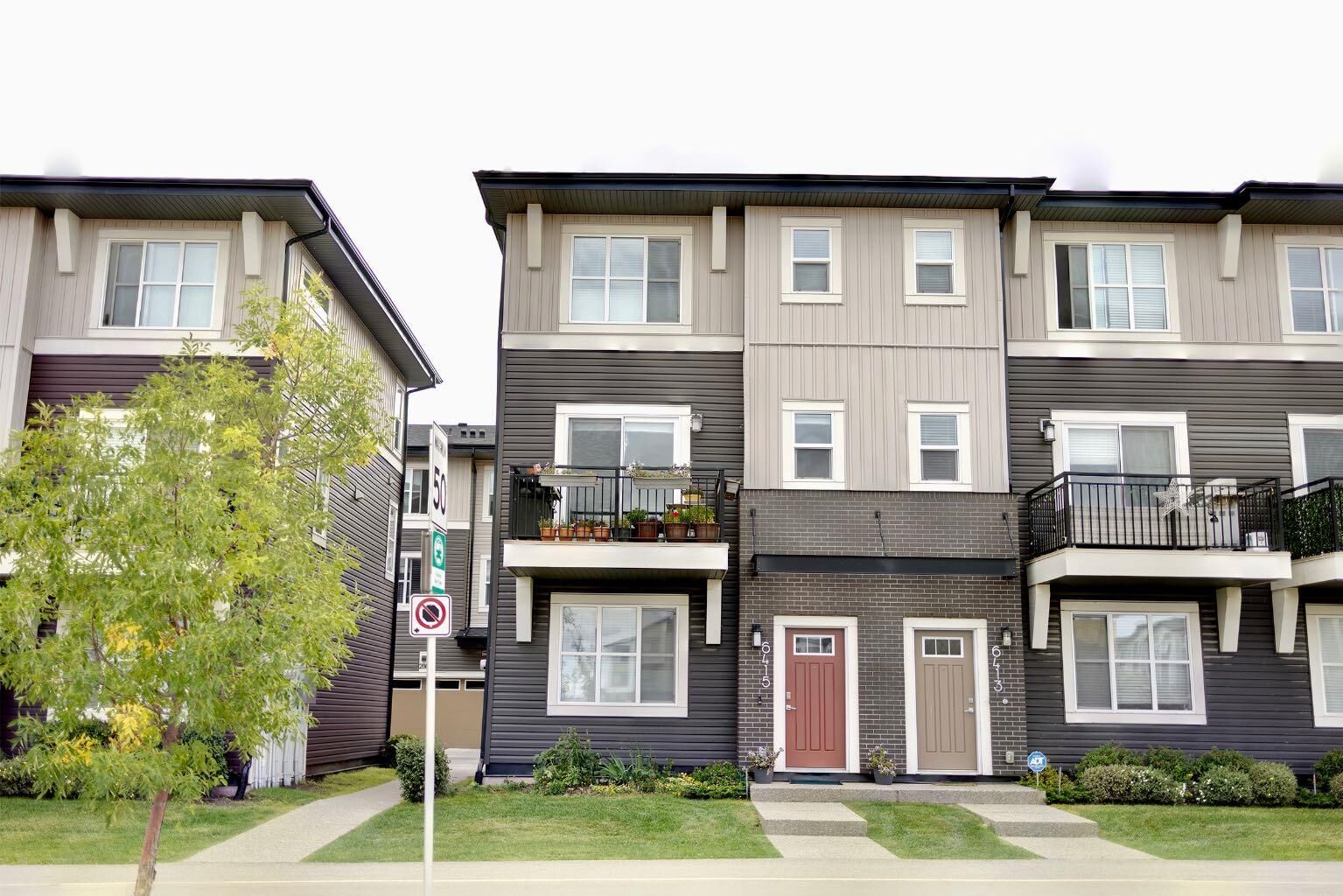 Property Photo:  6415 128 Avenue NE  AB T3N 1E6 
