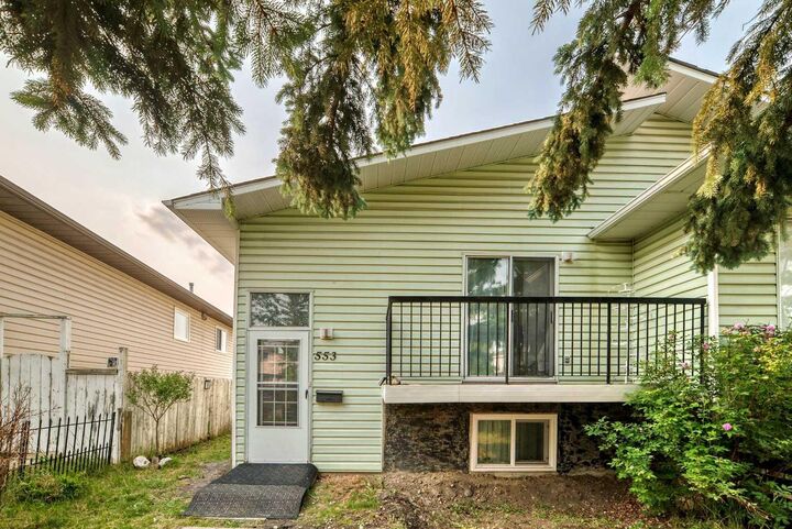 Property Photo:  553 Macewan Drive NW  AB T3K 3R2 