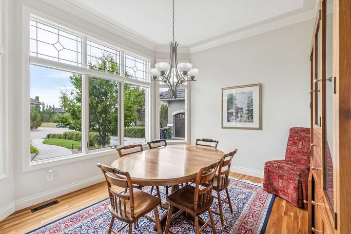Photo de la propriété:  44 Evergreen Lane SW  AB T2Y 3T9 