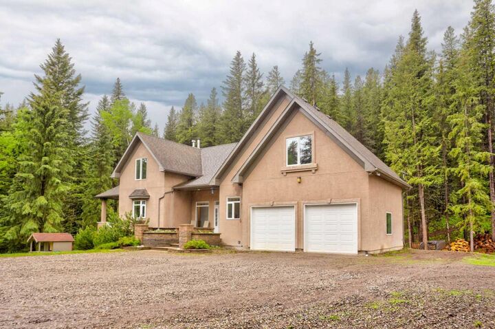 Property Photo: 1830 York Creek Close AB T0K 0E0