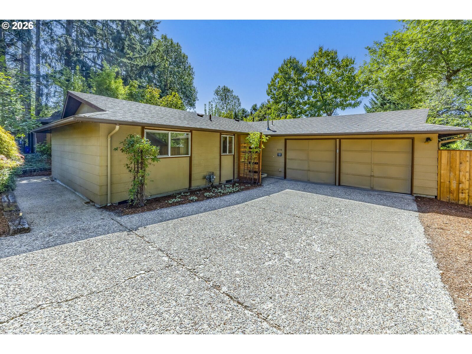 Property Photo:  2258 Brittany St  OR 97405 