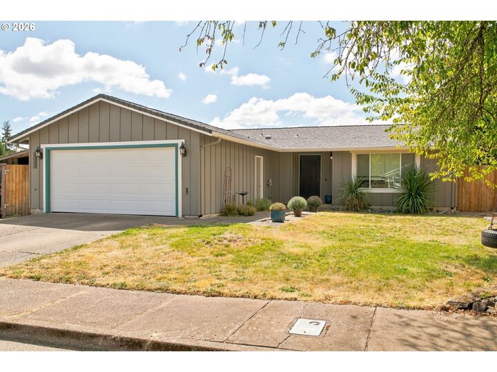 Property Photo:  2033 W Bryant Ave  OR 97424 