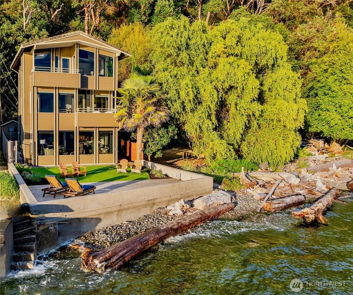 Property Photo:  11441  Arroyo Beach Place SW  WA 98146 