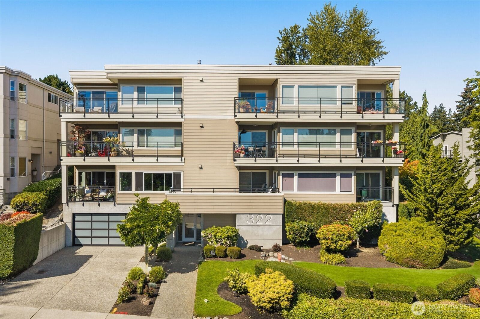 Property Photo: 322 5th Avenue 302 WA 98033