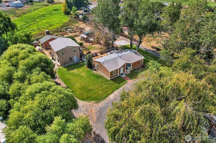 Property Photo:  11063  Road 4.4  NE  WA 98837 