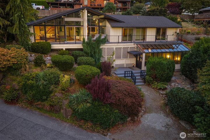 Property Photo: 2605 SW 151st Place WA 98166