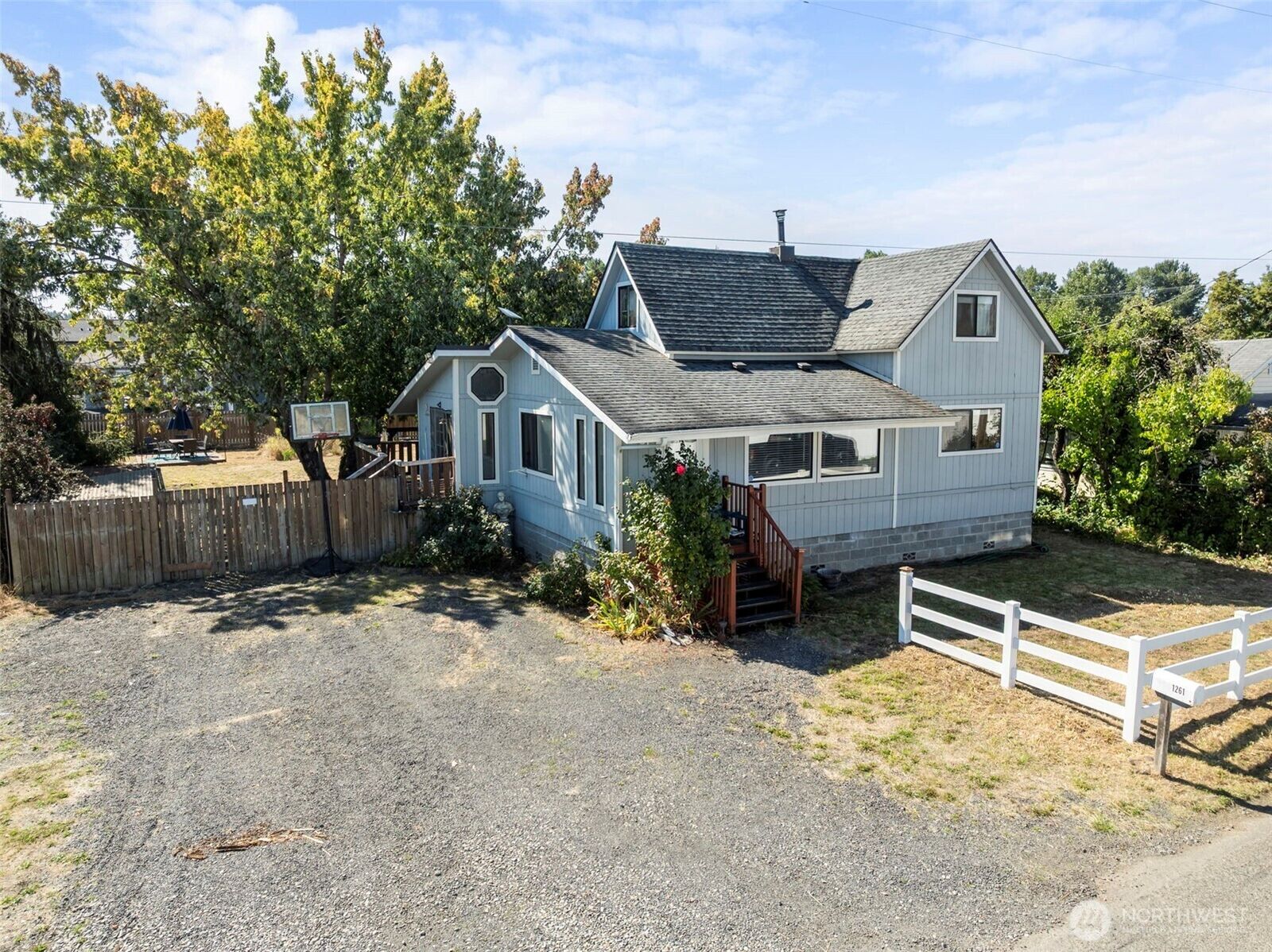 Property Photo: 1261 SW Elzina Street WA 98532