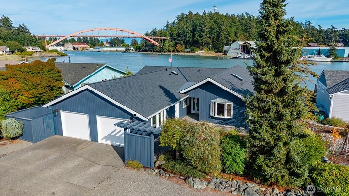 Property Photo: 104 Chinook Place WA 98257