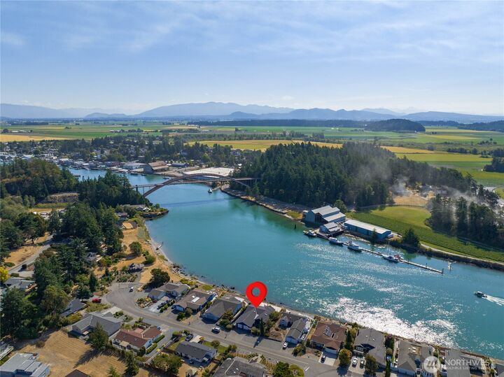 Property Photo:  104  Chinook Place  WA 98257 