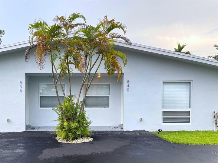 Property Photo:  838 SW 14th Street  FL 33315 