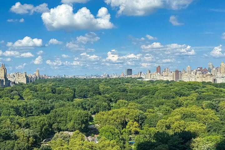 Property Photo:  200 Central Park S 25B  NY 10019 