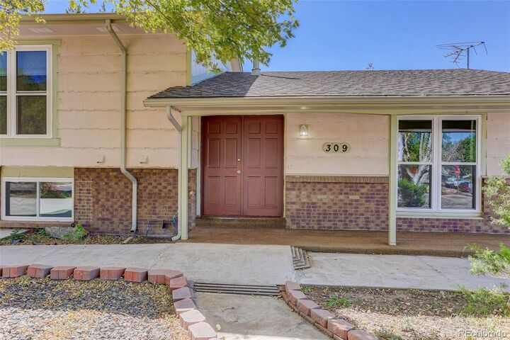 Property Photo:  309 S 25th Avenue  CO 80601 