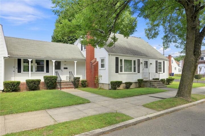 Property Photo:  85 Moorland Avenue  RI 02908 