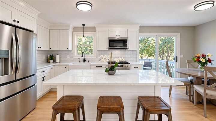 Property Photo:  4 Cooke Place  RI 02888 