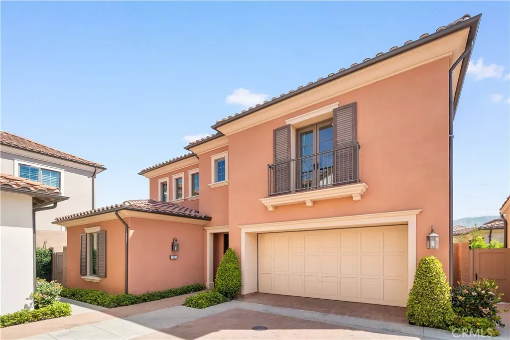 Property Photo:  117 Donati  CA 92602 