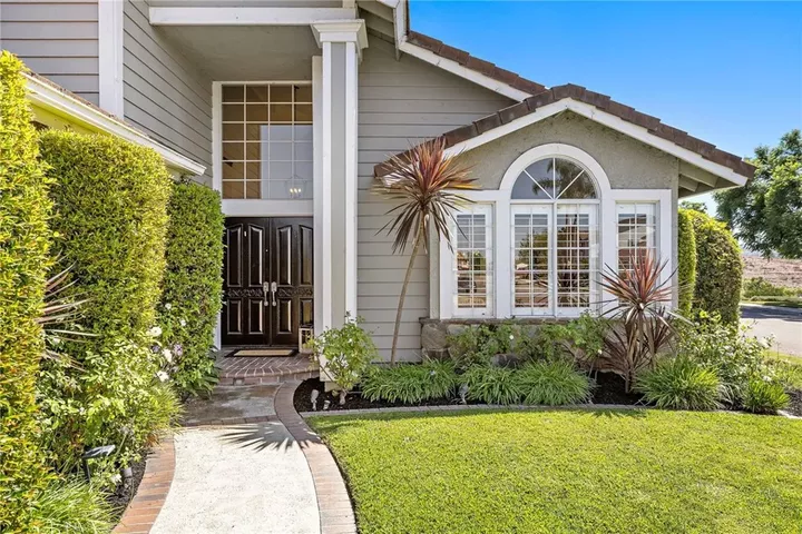 Property Photo:  23952 Cormorant  CA 92677 