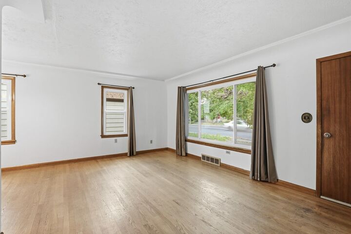 Property Photo:  5418 N Monroe St  WA 99205 