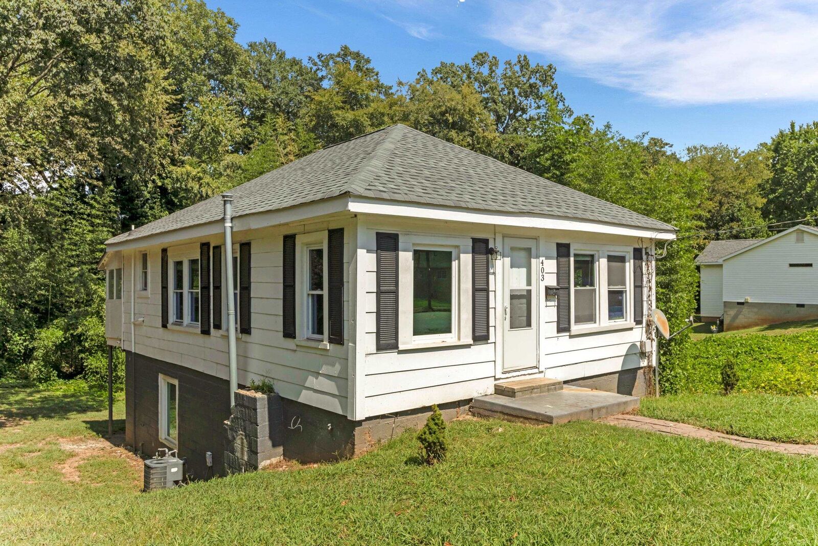 Property Photo:  403 E Jefferies Street  SC 29340 