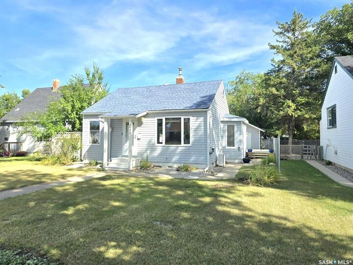 Property Photo:  1536 1st Avenue  SK S7K 1Z3 