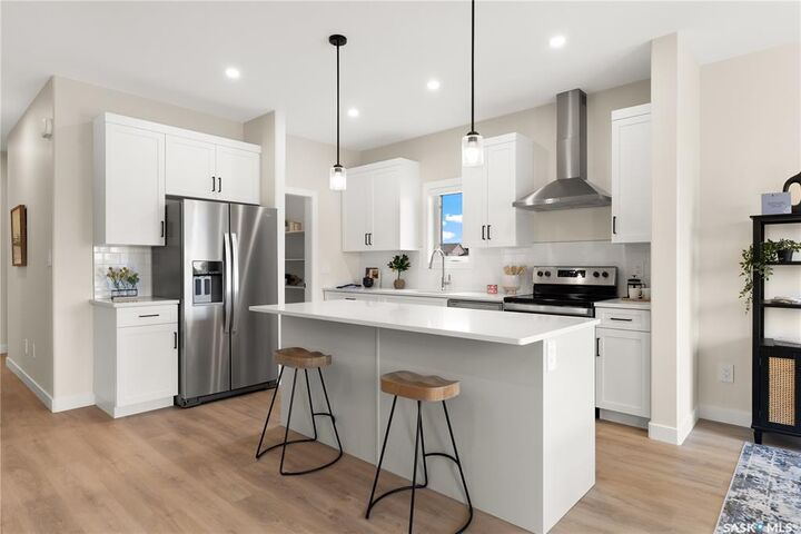 Property Photo:  595 Cockcroft Court  SK S7V 1Y8 