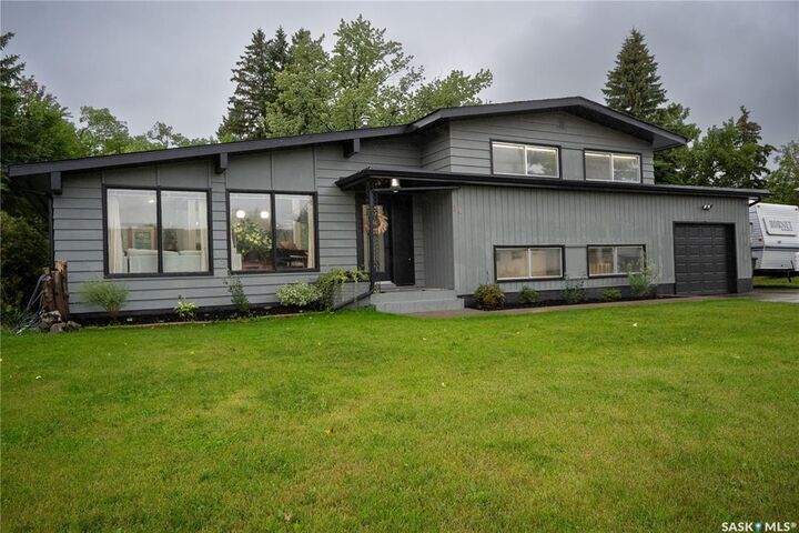 Property Photo: 34 Driftwood Crescent SK S3N 2P8