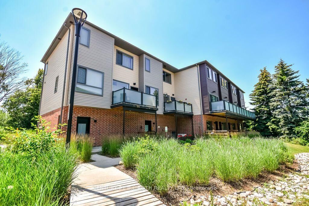 Property Photo:  369 Essa Road 86  ON L4N 9C8 