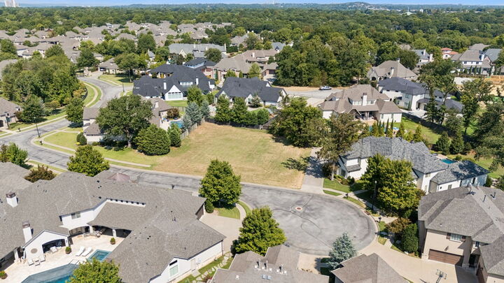 Property Photo: 6007 E 109th Place OK 74137