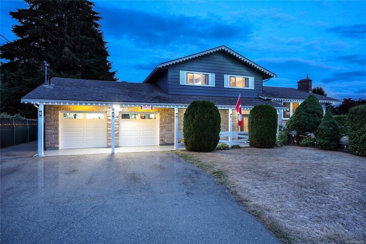 Property Photo: 2921 Mount Wells Dr BC V9B 4R9